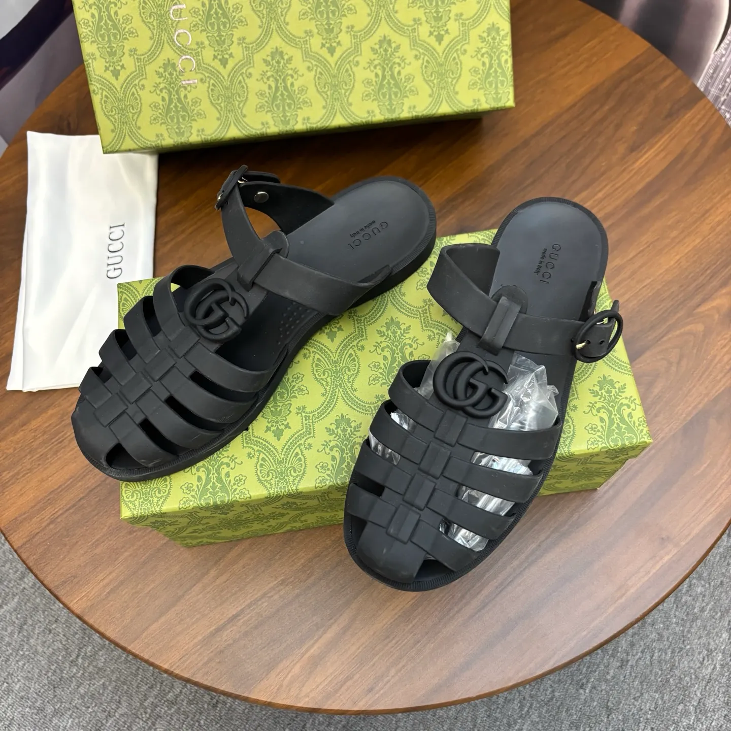 Men's shoes 260💰 [Gucci] Counter quality, top-quality original goods, real photos! Original TPU material, fine workmanship, comfortable; genuine 1:1 replica Size: 38 ~ 46